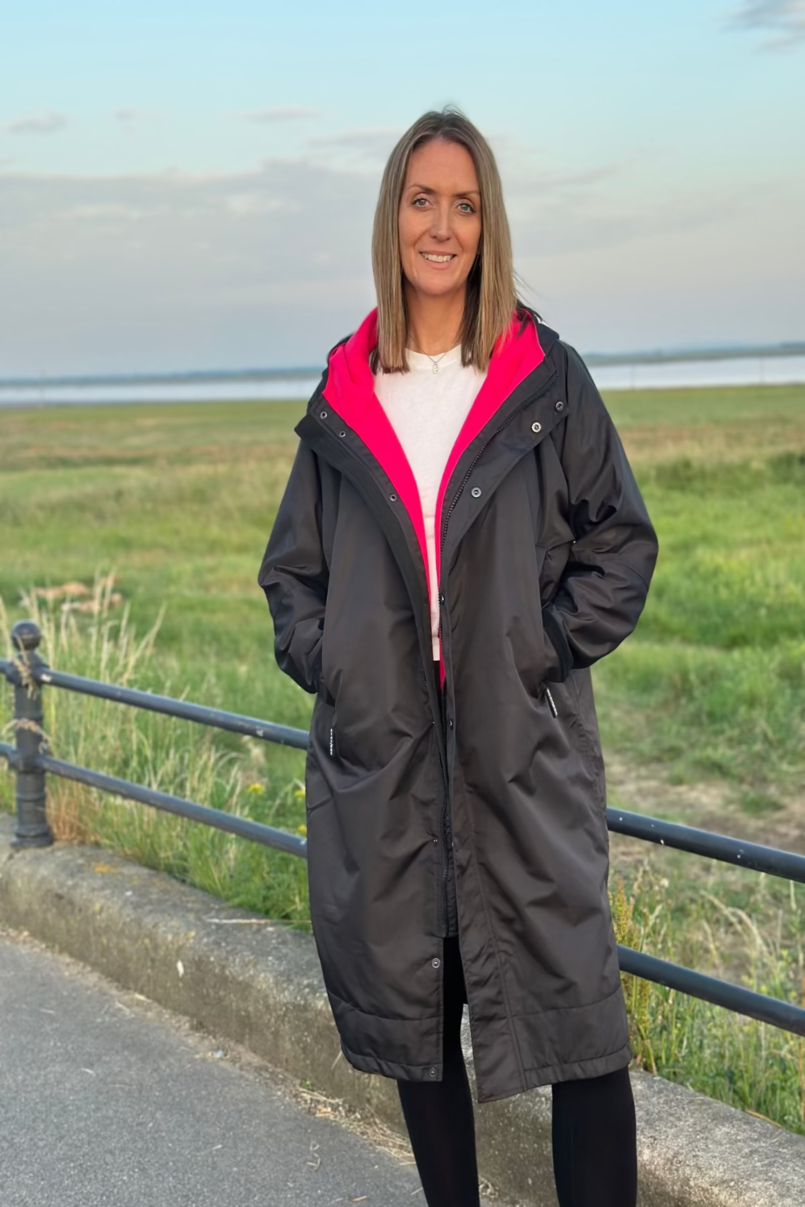 Women's Waterproof Changing Robe - Stay Dry CamoLite - Black/Pink StayDry Coats